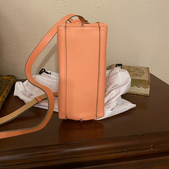 Thacker NY Chelsea Crossbody in coral - Picture 6 of 7